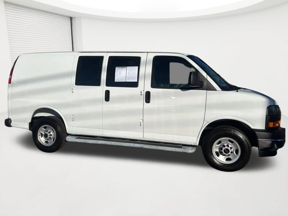 Used 2025 GMC Savana 2500 w/ Driver Convenience Package RWD image 4