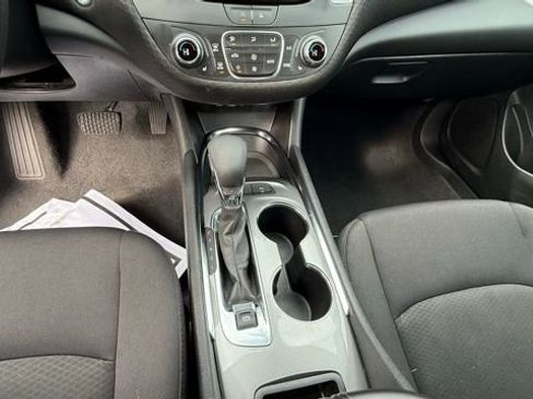 Used 2024 Chevrolet Malibu LT image 19