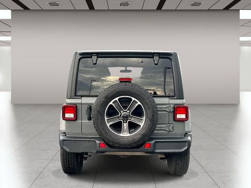 Used 2023 Jeep Wrangler Unlimited Sahara AWD/4WD image 4