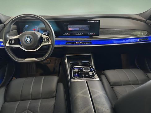 Used 2023 BMW i7 xDrive60 image 12