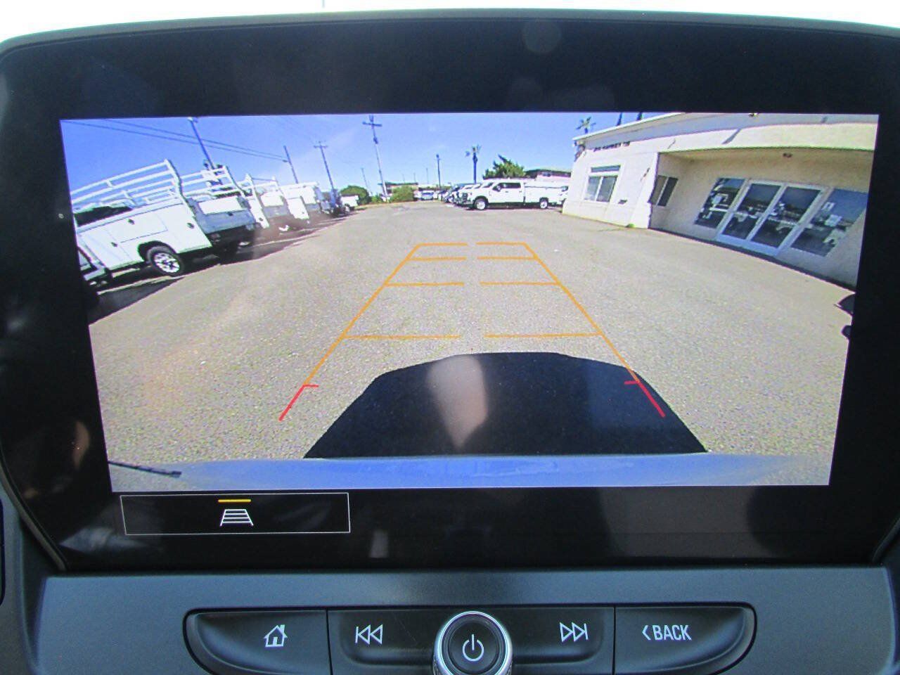 Used 2025 Chevrolet Blazer LT FWD image 28
