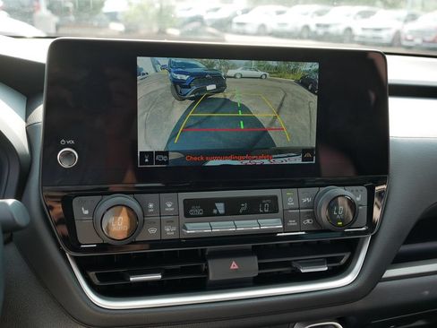 Certified 2025 Toyota Grand Highlander AWD image 18