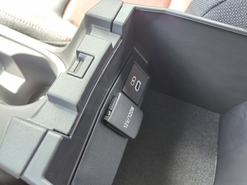 Used 2026 Toyota Corolla SE image 9