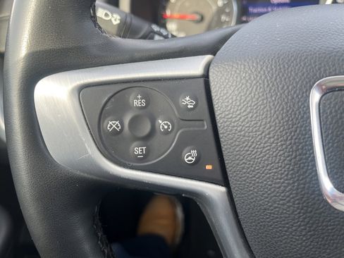 Used 2023 GMC Terrain SLT image 31