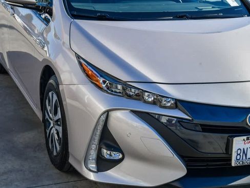 Used 2020 Toyota Prius Prime Limited image 4