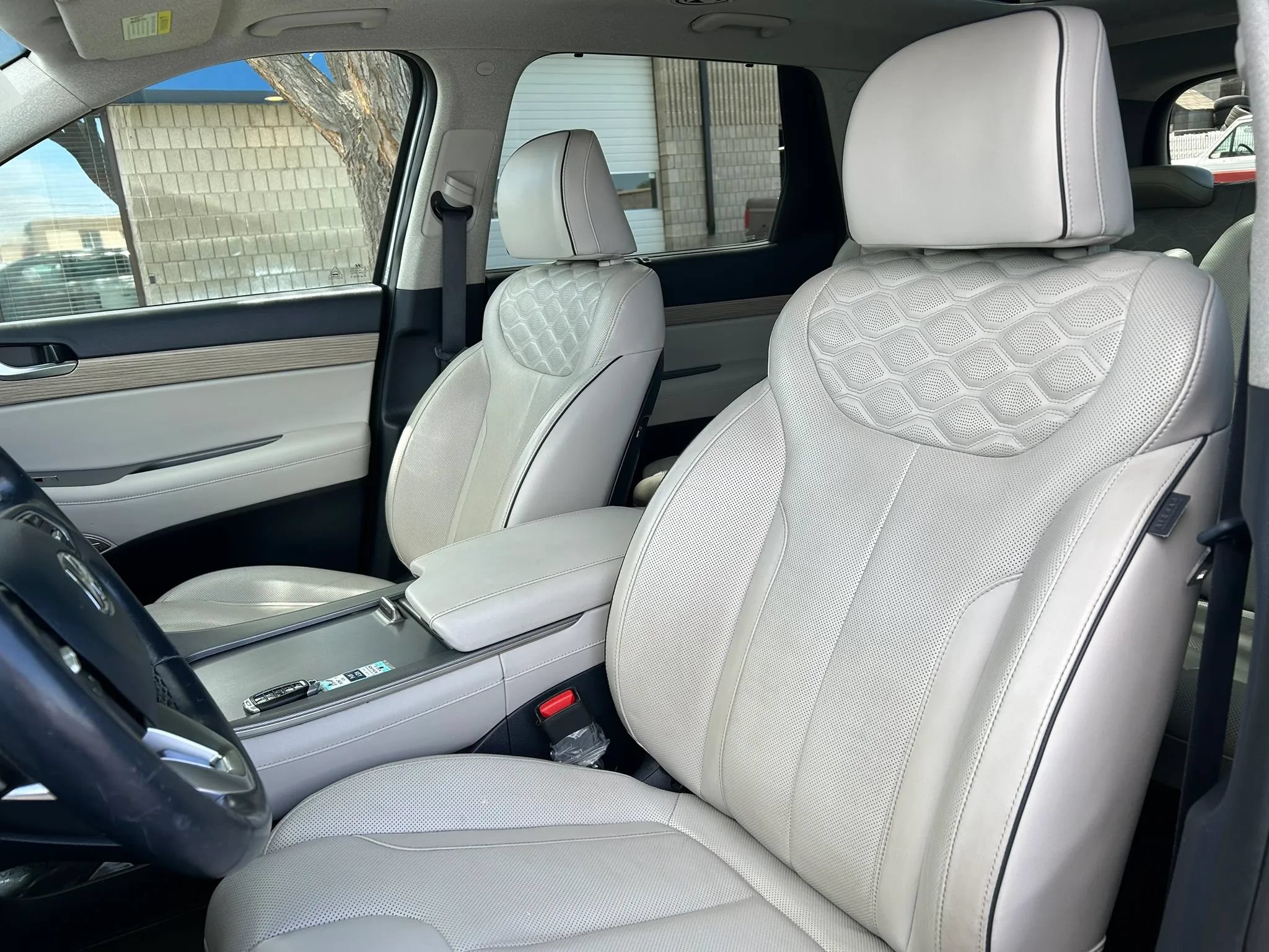 Used 2021 Hyundai Palisade Limited w/ Winter Package AWD/4WD image 10
