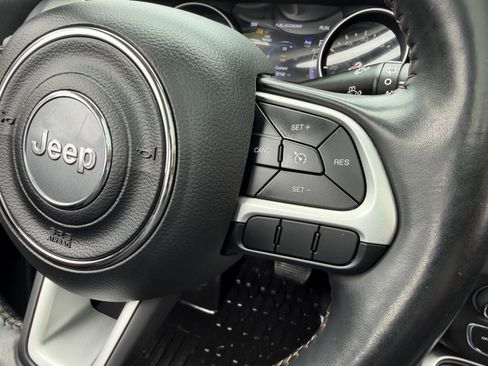 Used 2019 Jeep Compass Latitude w/ Popular Equipment Group AWD/4WD image 30