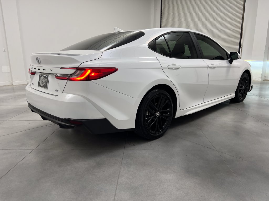 Used 2025 Toyota Camry SE FWD image 9