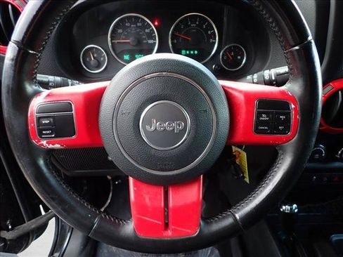Used 2018 Jeep Wrangler Unlimited Sahara AWD/4WD image 11