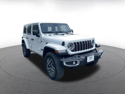Used 2025 Jeep Wrangler Sahara image 1