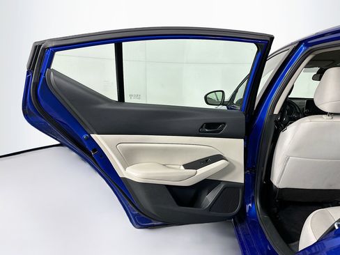 Used 2025 Nissan Altima 2.5 SV image 25