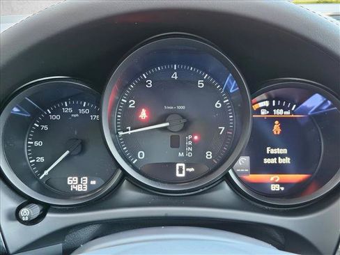 Used 2025 Porsche Macan AWD/4WD image 6