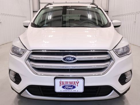 Certified 2018 Ford Escape SE w/ SE Sync 3 Package AWD/4WD image 5