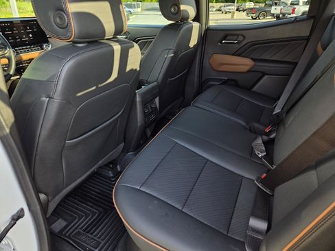 Used 2024 GMC Canyon AT4 w/ AT4 Premium Package AWD/4WD image 28