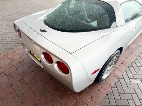 Used 1998 Chevrolet Corvette Coupe image 19