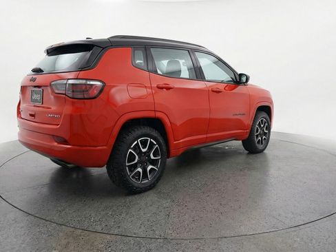 Used 2025 Jeep Compass Trailhawk image 9
