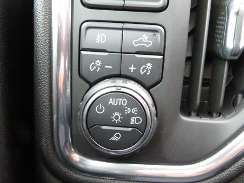 Used 2022 Chevrolet Silverado 3500 High Country image 25