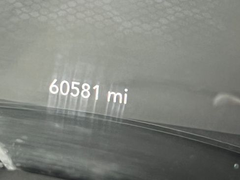Used 2023 Dodge Charger SXT RWD image 4