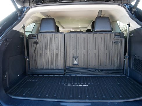 Used 2021 Toyota Highlander Platinum image 18