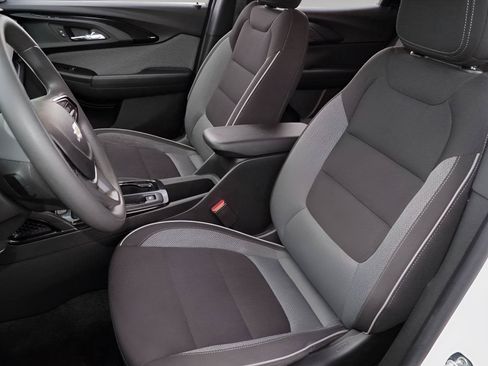 Used 2023 Chevrolet TrailBlazer LT w/ Convenience Package FWD image 22