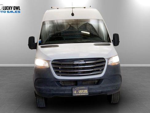 Used 2019 Freightliner Sprinter 170 Cargo RWD image 2