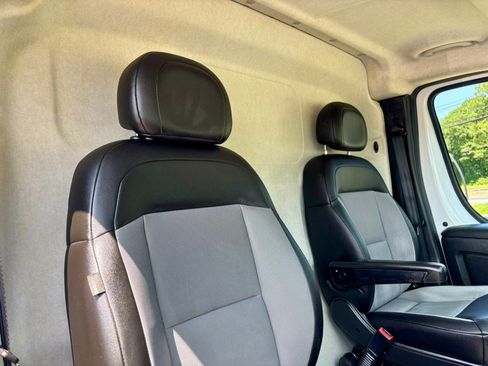 Used 2025 RAM ProMaster 2500 w/ Convenience Group FWD image 16