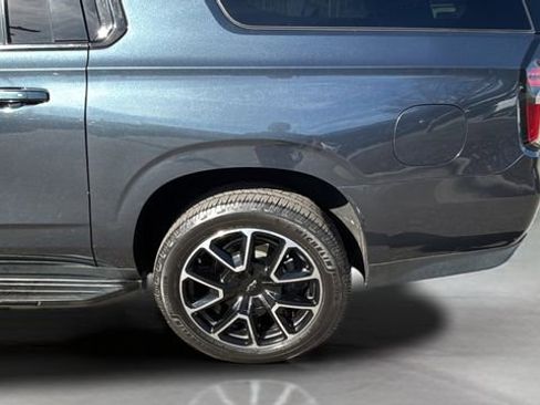 Used 2021 Chevrolet Suburban RST w/ Luxury Package image 36