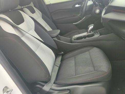 Certified 2024 Chevrolet Trax RS FWD image 27