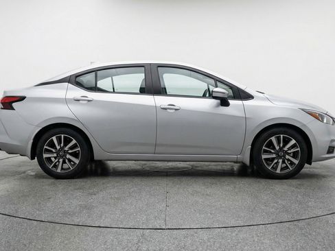 Used 2025 Nissan Versa SV FWD image 11