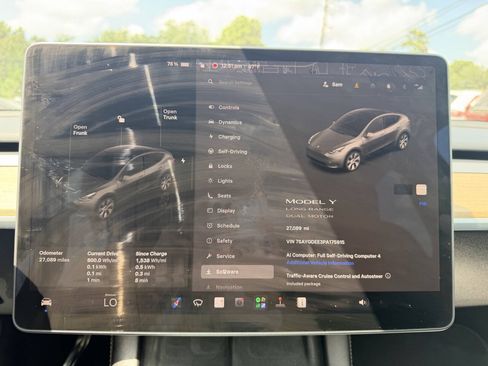 Used 2023 Tesla Model Y Long Range AWD/4WD image 21