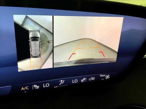 Used 2025 Buick Enclave Preferred FWD image 21