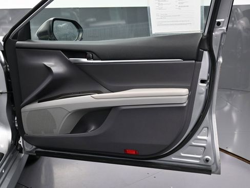 Used 2024 Toyota Camry LE image 33