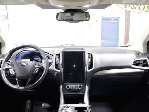 Used 2024 Ford Edge SEL image 16