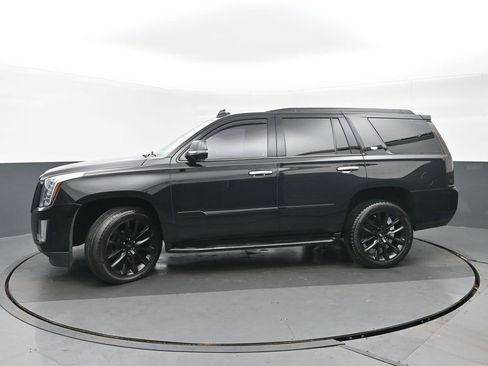 Used 2020 Cadillac Escalade Luxury w/ Escalade Sport Edition image 6