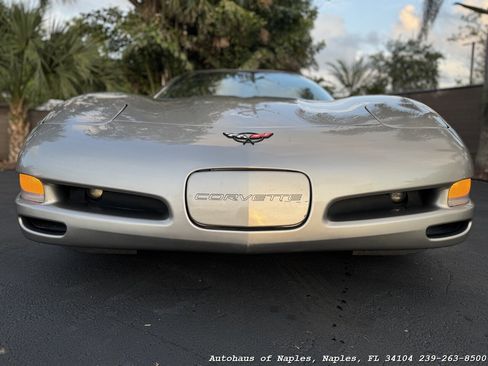 Used 2000 Chevrolet Corvette Convertible w/ Performance Handling Pkg RWD image 6