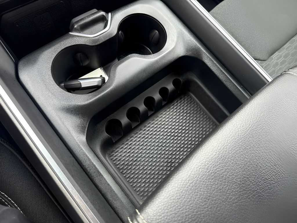 Used 2025 RAM 1500 Big Horn AWD/4WD image 22