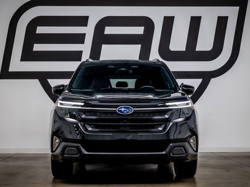 Used 2025 Subaru Forester Touring w/ Popular Package - Touring image 3