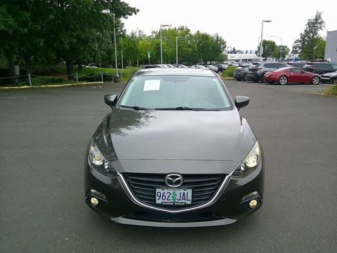 Used 2016 MAZDA MAZDA3 i Touring w/ Popular Equipment Package FWD image 8