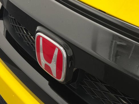 Used 2021 Honda Civic Type R Limited image 16