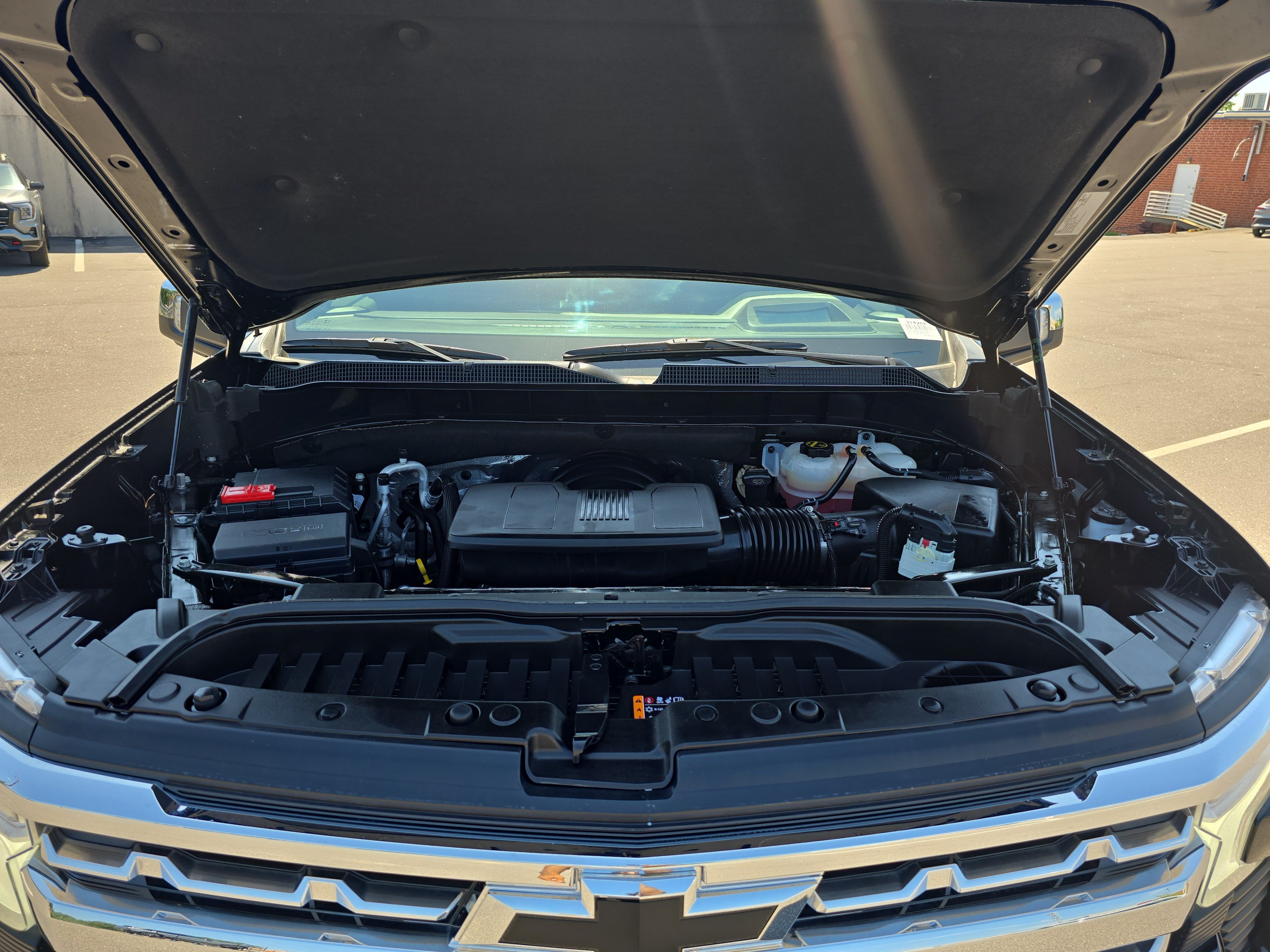 Used 2024 Chevrolet Silverado 1500 LTZ AWD/4WD image 29