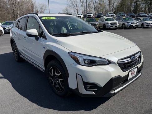 Certified 2023 Subaru Crosstrek Hybrid w/ Moonroof Package w/Navigation AWD/4WD image 8