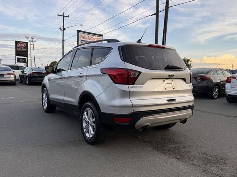 Used 2019 Ford Escape SEL AWD/4WD image 4