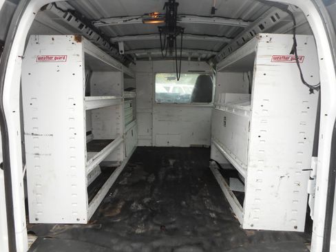 Used 2007 Chevrolet Express 2500 RWD image 16