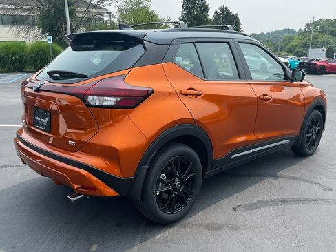Used 2023 Nissan Kicks SR w/ SR Premium Package image 3