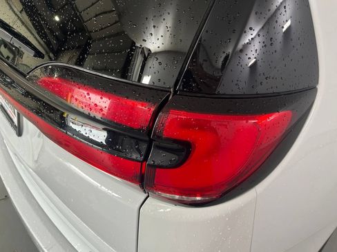 Used 2024 Chrysler Pacifica Touring-L FWD image 45