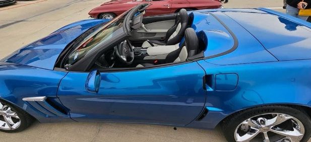 Used 2011 Chevrolet Corvette Grand Sport w/ Preferred Equipment Group RWD image 2