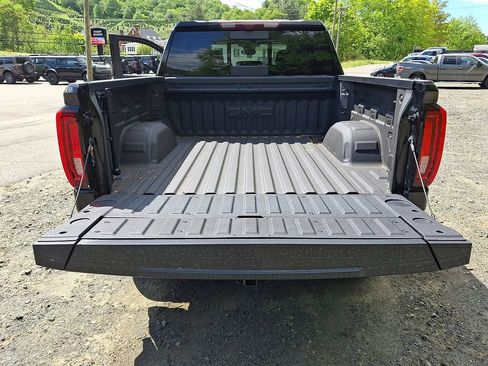 Used 2025 GMC Sierra 1500 AT4X AWD/4WD image 29