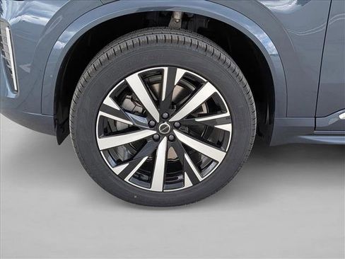 New 2026 Volvo XC90 B5 Core image 10