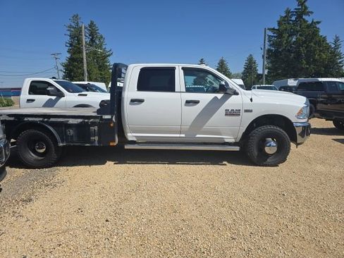 Used 2015 RAM 3500 Tradesman w/ Chrome Appearance Group AWD/4WD image 2