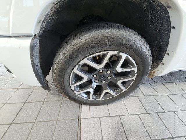 Used 2025 RAM 1500 Laramie AWD/4WD image 9